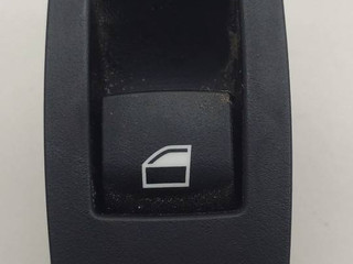 кнопка стеклоподъемника двери задней BMW 3 серия F30/F31/F34 F30 2012, 2.0 л., i, N20 B20 A, бензин, АКПП, седан, задний привод, 9208106