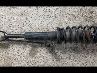 амортизатор передний левый BMW 5 серия F07/F10/F11 2011, 3.5 л., дизель, АКПП, седан