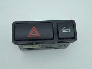 кнопка аварийной сигнализации BMW X5 E53 2001, 3.0 л., дизель, внедорожник 5 дв., 61318368920