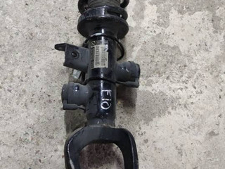 амортизатор передний правый BMW 5 серия F07/F10/F11 2012, 3.0 л., бензин, АКПП, седан, 37116796858