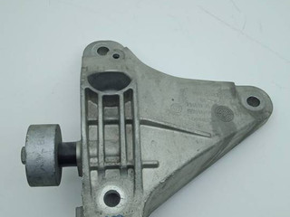 кронштейн двигателя BMW 5 серия F07/F10/F11 F10 2011, 3.0 л., i, N52N B30 A, бензин, АКПП, седан, задний привод, 6775911