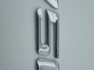эмблема BMW 7 серия F01/F02 [рестайлинг] 2013, 4.4 л., бензин, АКПП, черный, седан