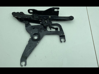 петля капота левая BMW X6 F16 2016, 4.0 л., D, дизель, АКПП, внедорожник 5 дв., полный привод, правый руль, 7294529