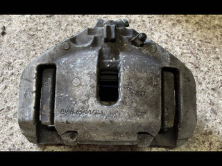 суппорт передний правый BMW 5 серия F07/F10/F11 [рестайлинг] 2013, 2.0 л., D, N47 D20 D, дизель, МКПП, седан, задний привод, правый руль