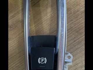 кнопка ручного тормоза (ручника) BMW 5 серия F07/F10/F11 2011, 3.0 л., i, N55 B30 A, бензин, АКПП, седан, полный привод, 9217594