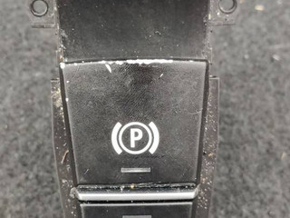кнопка ручного тормоза (ручника) BMW 5 серия F07/F10/F11 2010, 3.0 л., дизель, 9217594