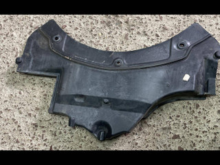 планка под капот BMW 6 серия F06/F12/F13 F12 2011, 4.4 л., бензин, АКПП, купе, полный привод, 7188421