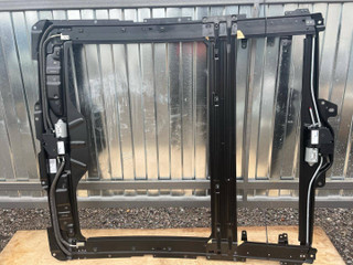 люк BMW 6 серия F06/F12/F13 F12 2011, 4.4 л., бензин, АКПП, купе, полный привод