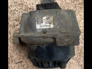 подушка крепления двигателя BMW 6 серия F06/F12/F13 F12 2011, 4.4 л., бензин, АКПП, купе, полный привод, 6777373