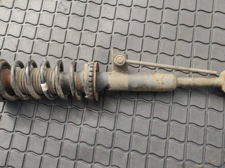амортизатор передний левый BMW 5 серия F07/F10/F11 2010, 3.0 л., дизель