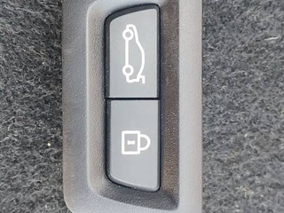 кнопка открытия багажника BMW X3 G01 2018, 3.0 л., i, B58 B30 A, бензин, АКПП, c1m, внедорожник 5 дв., полный привод, правый руль, 61319275121