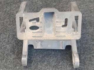 кронштейн форсунки омывателя фары BMW 5 серия F07/F10/F11 2010, 4.4 л., N63 B44 A, бензин, АКПП, хетчбэк 5 дв., 51177128695