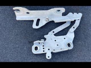 петля капота правая BMW 3 серия F30/F31/F34 F30 2013, 2.0 л., N20 B20 A, бензин, АКПП, седан, полный привод