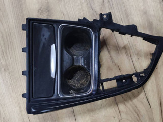 подстаканник BMW 3 серия F30/F31/F34 F30 2013, 2.0 л., N20 B20 A, бензин, АКПП, седан, полный привод, 9218925