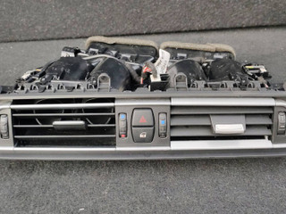 дефлектор обдува салона BMW 7 серия F01/F02 2011, 3.0 л., D, N57 D30 A, дизель, АКПП, седан, задний привод, правый руль, 64229115860