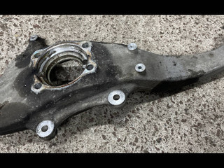 кулак поворотный левый BMW 6 серия F06/F12/F13 F12 2011, 4.4 л., бензин, АКПП, купе, полный привод