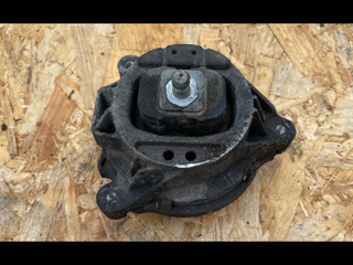 подушка крепления двигателя BMW 3 серия F30/F31/F34 F30 2012, 2.0 л., D, N47 D20 C, дизель, МКПП, 300, седан, задний привод, правый руль, 6787657