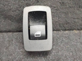 кнопка стеклоподъемника двери BMW 3 серия F30/F31/F34 F30 2012, 2.0 л., D, N47 D20 C, дизель, МКПП, 300, седан, задний привод, правый руль, 9208106