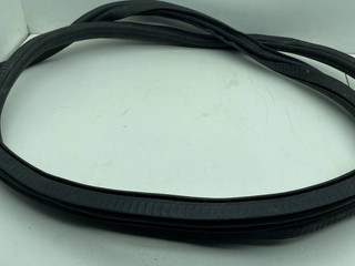 уплотнитель двери BMW 5 серия G30/G31 2017, 3.0 л., i, бензин, АКПП, седан, полный привод, 7381326