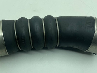 патрубок интеркулера BMW 7 серия F01/F02 F01 2010, 3.0 л., D, N57 D30 A, дизель, АКПП, 475, седан, задний привод, правый руль, 7800144