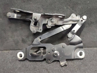 петля капота правая BMW 5 серия F10/F11 [рестайлинг] 2015, 3.0 л., бензин, АКПП, седан, 7249888