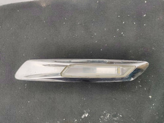 повторитель поворота на крыле правый BMW 5 серия F07/F10/F11 F10 2010, 3.0 л., N57 D30 A, дизель, АКПП, седан, задний привод, правый руль, 7154168, 7154170