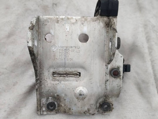 кронштейн радиатора BMW 5 серия F07/F10/F11 F10 2010, 3.0 л., N57 D30 A, дизель, АКПП, седан, задний привод, правый руль, 7186513, 7575247