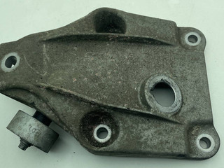 кронштейн двигателя BMW 5 серия F07/F10/F11 2012, 3.0 л., D, N57 D30 A, дизель, АКПП, 475, седан, задний привод, правый руль, 6777623