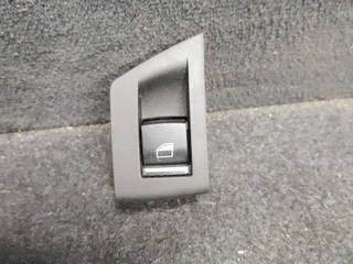 кнопка стеклоподъемника двери BMW 5 серия F07/F10/F11 F10 2010, 3.0 л., N57 D30 A, дизель, АКПП, седан, задний привод, правый руль, 9163527