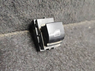 кнопка стеклоподъемника двери BMW 5 серия F07/F10/F11 2010, 3.0 л., N57 D30 A, дизель, АКПП, седан, задний привод, 9163526
