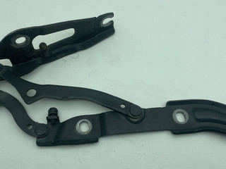 петля крышки багажника BMW 3 серия E90/E91/E92/E93 [рестайлинг] E92 2008, 3.0 л., D, M57 D30 (306D3), дизель, МКПП, черный, купе, задний привод, правый руль, 7060628