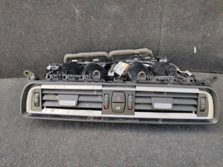 дефлектор обдува салона BMW 7 серия F01/F02 [рестайлинг] F02 2014, 3.0 л., N55 B30 A, бензин, АКПП, седан, полный привод, 9115859