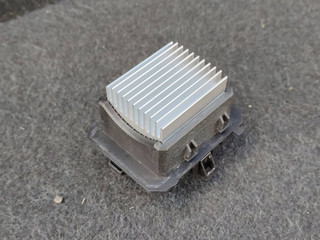 сопротивление печки BMW 7 серия F01/F02 [рестайлинг] F02 2014, 3.0 л., N55 B30 A, бензин, АКПП, седан, полный привод, 9304050