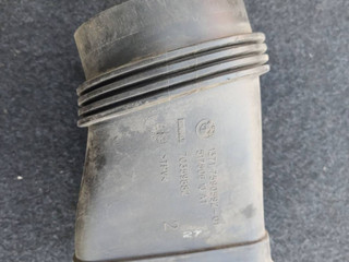 патрубок воздушного фильтра BMW 5 серия F07/F10/F11 F10 2011, 3.0 л., N52 B30, бензин, АКПП, седан, 13717590592