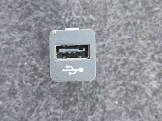 разъем AUX / USB BMW 5 серия F07/F10/F11 2011, 3.0 л., бензин, АКПП, седан, 9167196