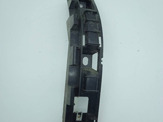 Крепление бампера заднего BMW 7 серия E65/E66/E67 2004, 7123797