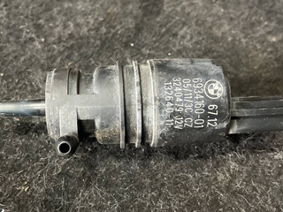 насос (моторчик) омывателя стекла BMW 5 серия F07/F10/F11 F10 2011, 2.0 л., дизель, АКПП, седан, правый руль, 6934160