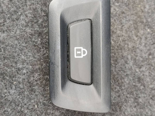 кнопка открытия багажника BMW 5 серия F07/F10/F11 2010, 4.4 л., i, N63 B44 A, бензин, АКПП, хетчбэк 5 дв., задний привод, 9162644