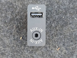 разъем AUX / USB BMW 2 серия F22/F23 F22 2015, 1.5 л., B38 B15 A, бензин, МКПП, купе, 9229244