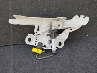 петля капота правая BMW 2 серия F22/F23 F22 2015, 1.5 л., B38 B15 A, бензин, МКПП, купе, 7239416