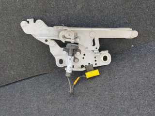 петля капота левая BMW 2 серия F22/F23 F22 2015, 1.5 л., B38 B15 A, бензин, МКПП, купе, 7239415