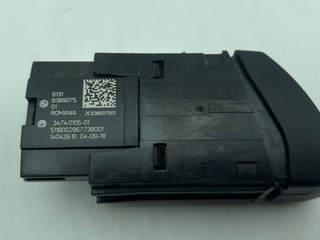 кнопка аварийной сигнализации BMW X2 F39 2018, 2.0 л., i, B46 A20 B, бензин, АКПП, чёрный, внедорожник 5 дв., полный привод, 9389075