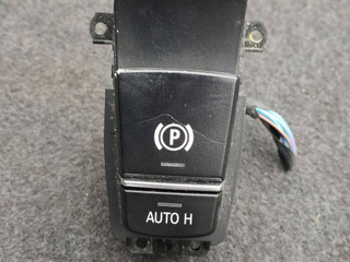кнопка ручного тормоза (ручника) BMW 5 серия F07/F10/F11 2011, 3.0 л., D, N57 D30 A, дизель, АКПП, хетчбэк 5 дв., задний привод, правый руль, 9159997
