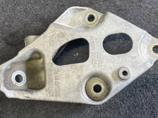 кронштейн двигателя BMW 5 серия G30/G31 2017, 2.0 л., B46 B20 B, бензин, АКПП, седан, 6859415