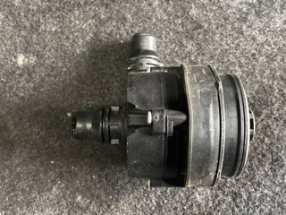 насос антифриза дополнительный BMW 5 серия G30/G31 2017, 2.0 л., B46 B20 B, бензин, АКПП, седан, 9147359, 8646487