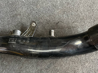 патрубок турбины BMW 5 серия F07/F10/F11 2010, 3.0 л., i, бензин, АКПП, хетчбэк 5 дв., задний привод, 13717583726