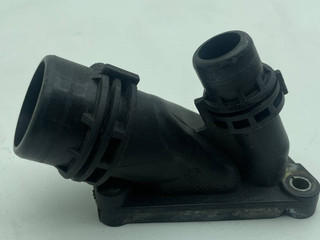 фланец (тройник) системы охлаждения BMW 5 серия F07/F10/F11 F10 2010, 3.0 л., N57 D30 A, дизель, АКПП, седан, задний привод, правый руль, 7800048