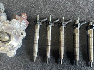 форсунка BMW 5 серия F07/F10/F11 F10 2010, 3.0 л., N57 D30 A, дизель, АКПП, седан, задний привод, правый руль, 7805428, 7800123, 0445116