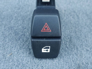 кнопка аварийной сигнализации BMW 7 серия F01/F02 2011, 3.0 л., дизель, АКПП, седан, правый руль, 9161896