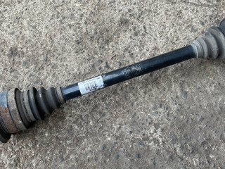 полуось задняя (приводной вал, ШРУС) BMW 5 серия F07/F10/F11 F10 2012, 3.0 л., D, N57 D30 B, дизель, АКПП, синий, седан, задний привод, правый руль, 7581017